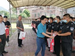 擁軍優屬丨“八一”前夕，市德晟集團領導到軍